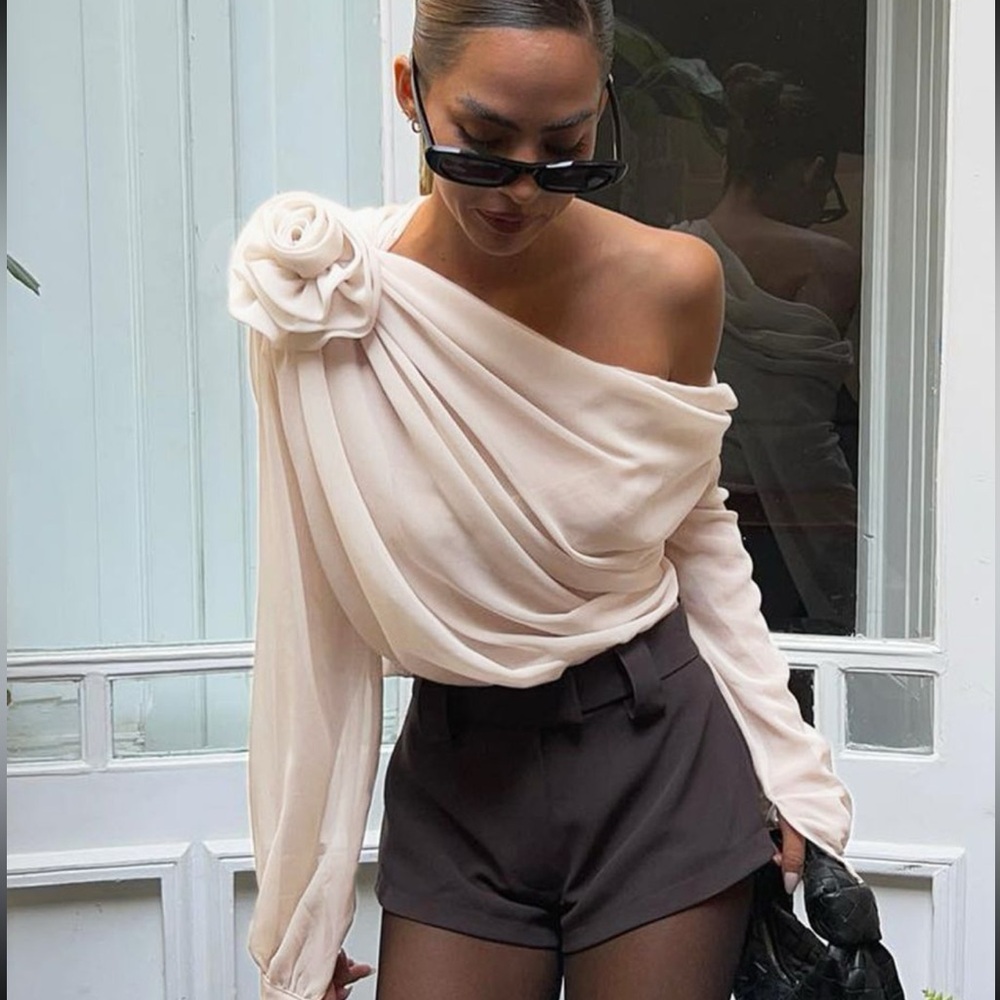 Commense Chiffon Semi-shear Cream Asymmetrical Ruffled Long Sleeve Blouse NWT L
